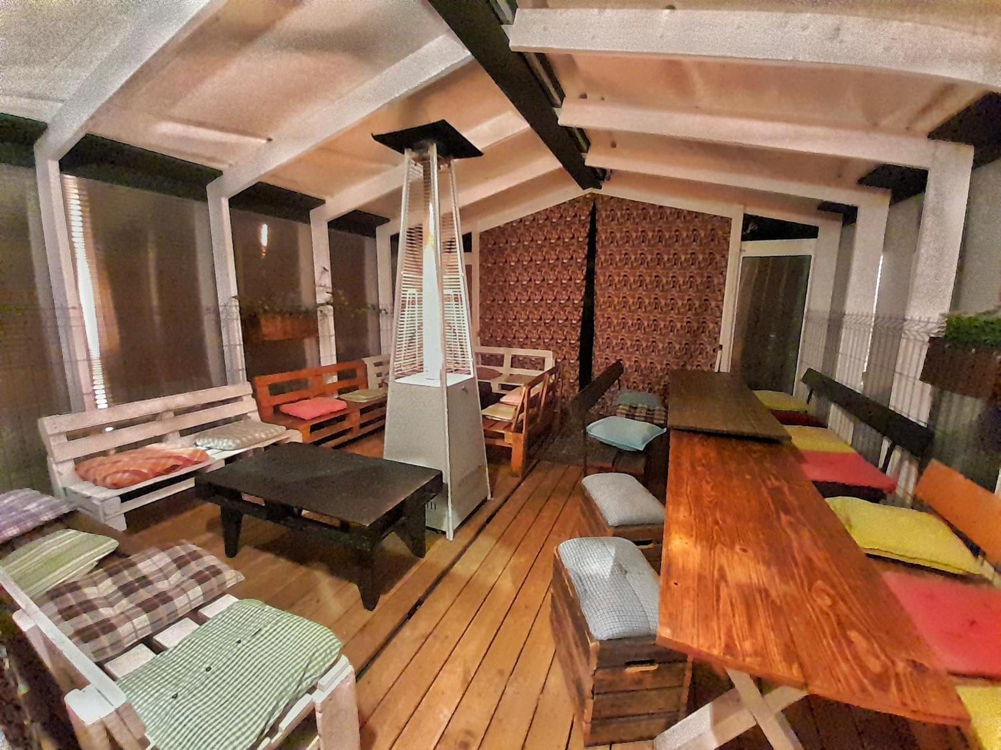 Party House And Garden *